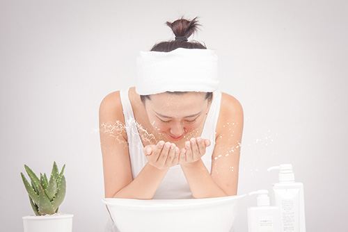 如何讓臉部變得越來(lái)越白？